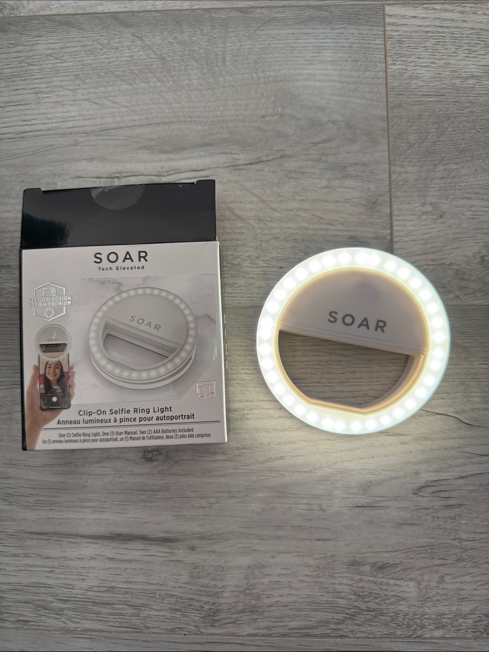 Soar clip on selfie light new in box
